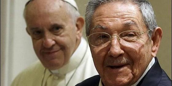 raul-castro-si-este-papa-sigue-asi-regreso-a-la-iglesia-catolica