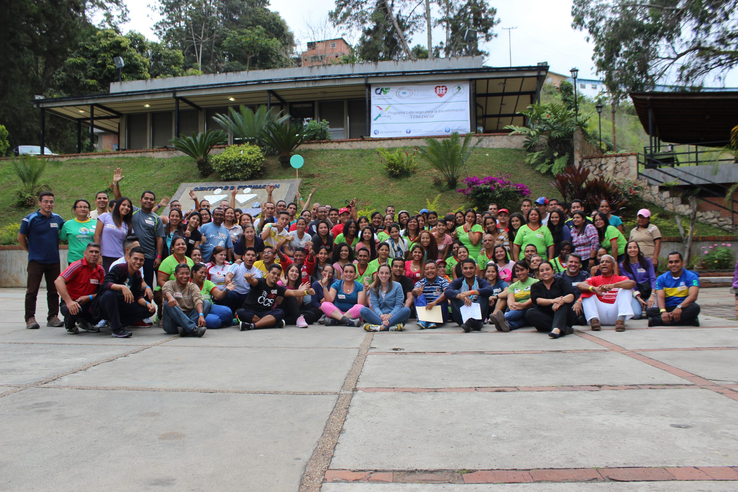 encuentro-de-egresados-del-programa-de-liderazgo-para-la-transformacion-caf-2014