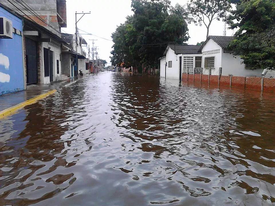 caritas-y-fe-y-alegria-ofrecen-ayuda-a-damnificados-de-guadualito