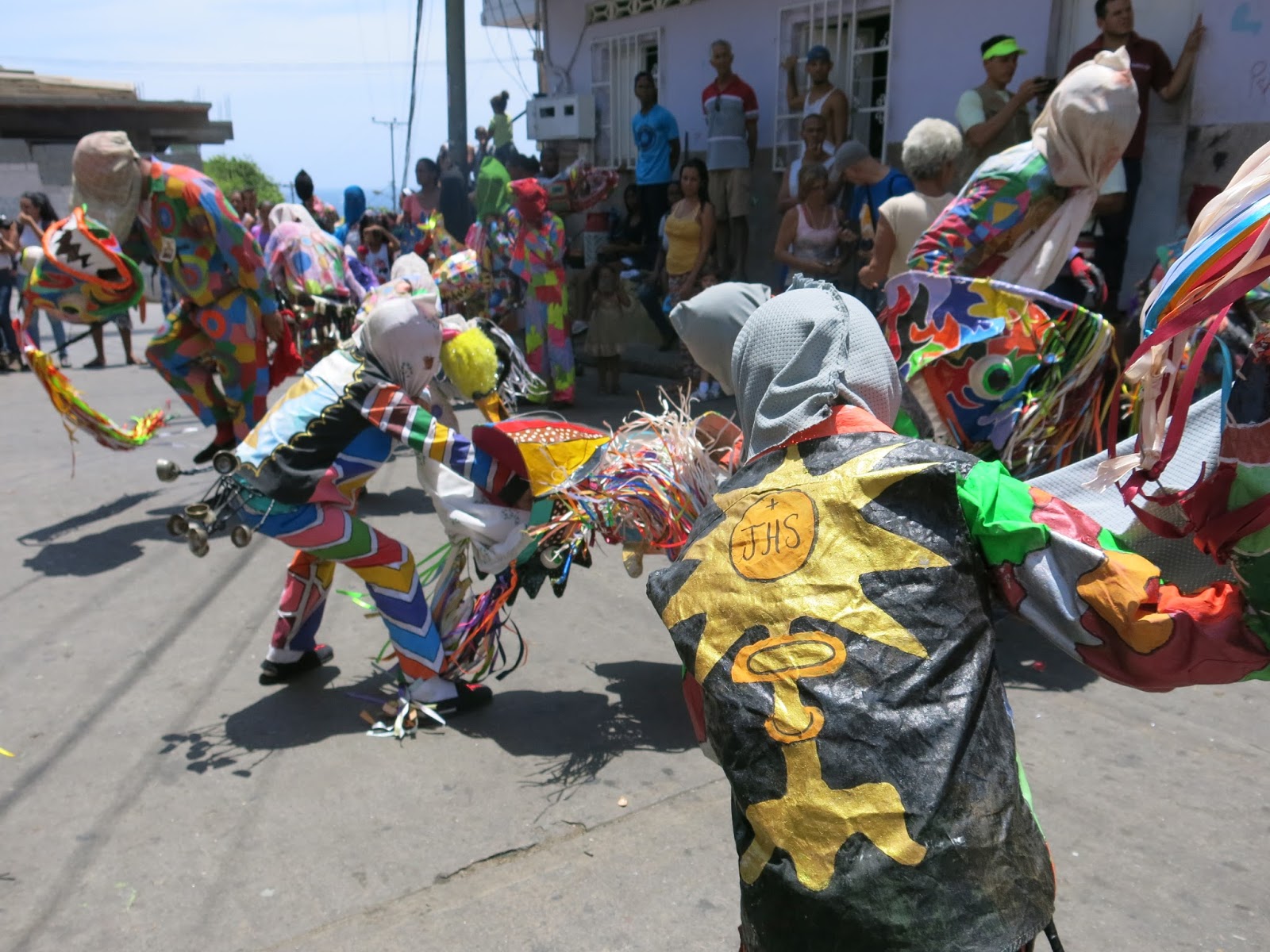 al-son-de-los-diablos-danzantes-de-naiguata