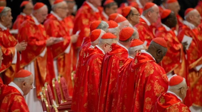 chispazos-cardenalicios-en-el-vaticano