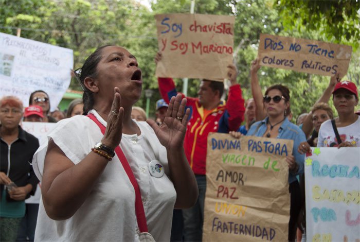 oficialistas-protestan-en-residencia-del-arzobispo-de-barquisimeto