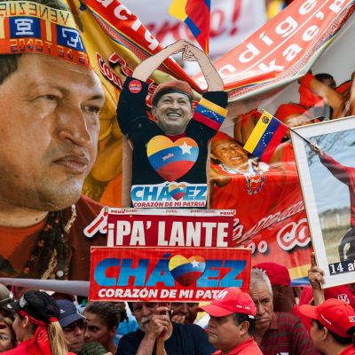 SEGUIDORES DE CHÁVEZ SE CONCENTRAN EN EL CENTRO DE CARACAS