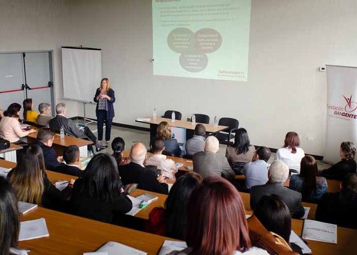 Foro-Emprendimiento-en-la-Economía-Popular-770x500