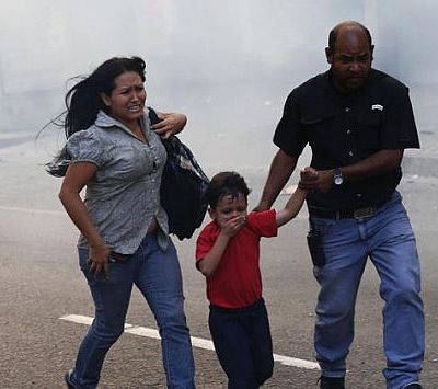 2014-04-01T232226Z_237304686_GM1EA420KEA01_RTRMADP_3_VENEZUELA-PROTESTS-632x355