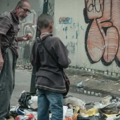 venezolanos_comen_de_la_basura_cortesia_el_tiempo_12mar2017