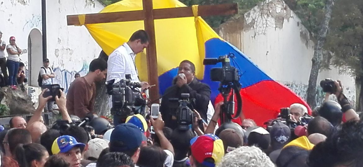04-Marcha-a-la-Conferencia-Episcopal-Venezolana