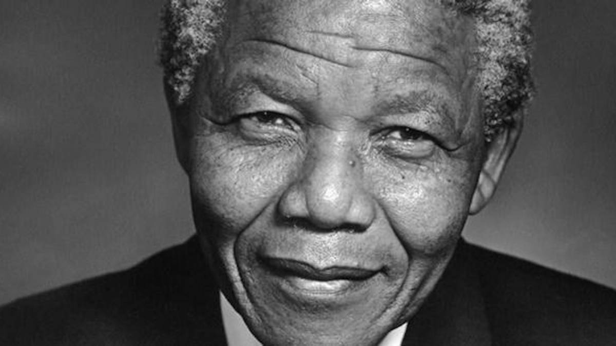 le-cedo-mi-columna-a-mandela