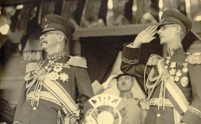 Juan_Vicente_Gómez_and_López_Contreras_in_Maracay_1934-1-647x509