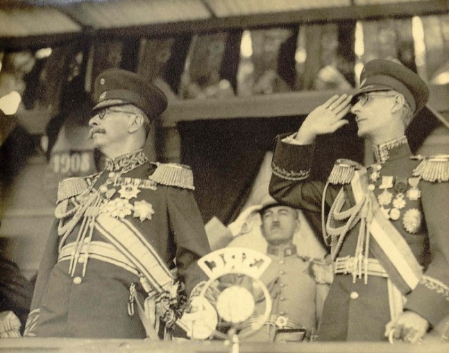 Juan_Vicente_Gómez_and_López_Contreras_in_Maracay_1934-1-647x509