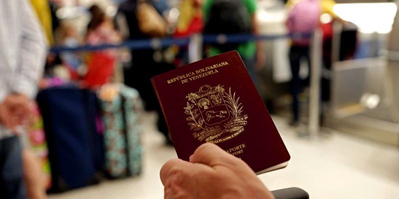 pasaporte-venezolano-aeropuerto-vuelos