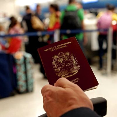 pasaporte-venezolano-aeropuerto-vuelos
