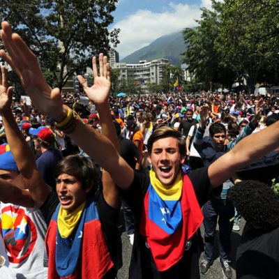 Cientos-Caracas-movimiento-corrupcion-AFP_LNCIMA20140215_0037_31