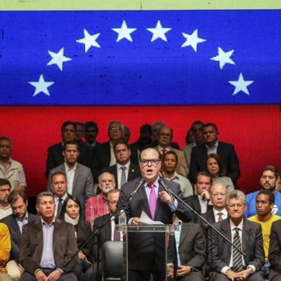 Oposicion venezolana convoca un referendum para elegir el futuro del pais
