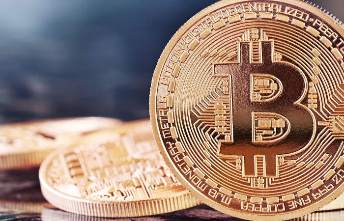 shutterstock_176573198_Julia-Zakharova_Bitcoin