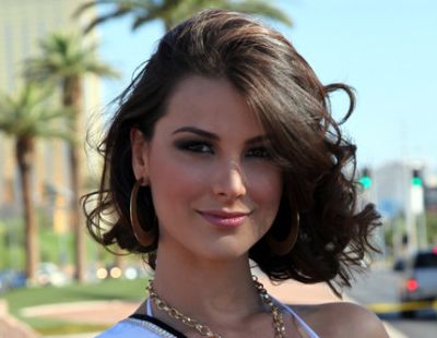 miss-universe-venezuela-stefania-fernandez-shutterstock_61855243-by-jerryn-lv-ai