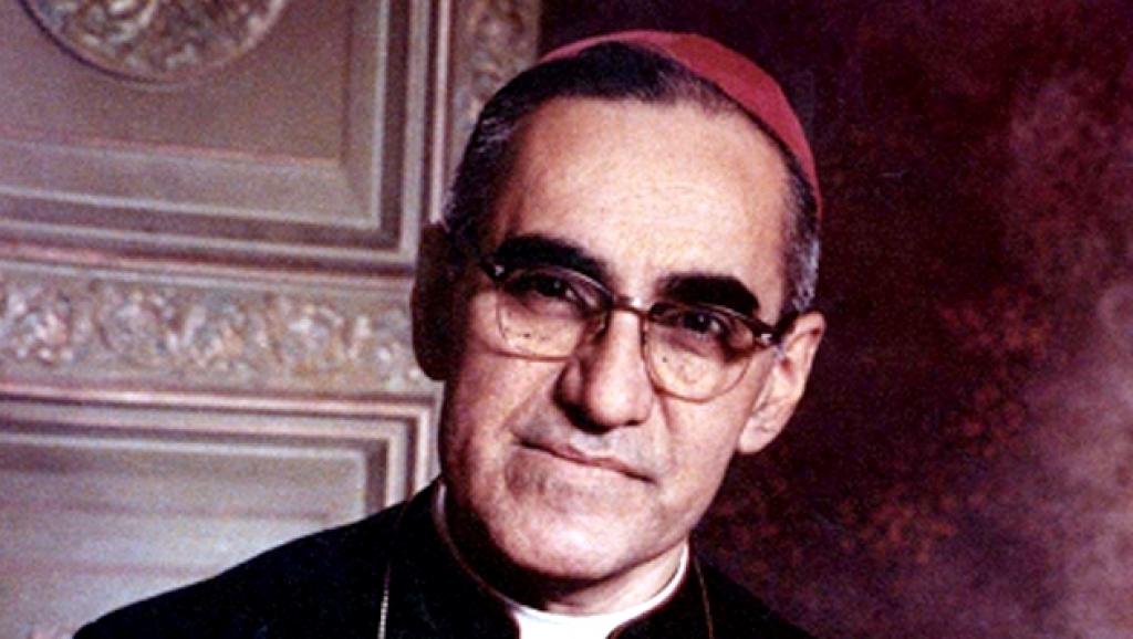 la-iglesia-que-romero-vivio-y-la-que-francisco-quiere