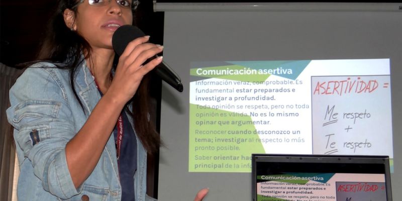 web-venezuela-ruth-toro-ruth_toro_durante_la_ponencia_en_caracas_guardiancatolic