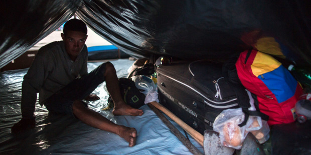 web3-venezuelan-brazil-border-refugee-tent-000_11961c-mauro-pimentel-afp-ai