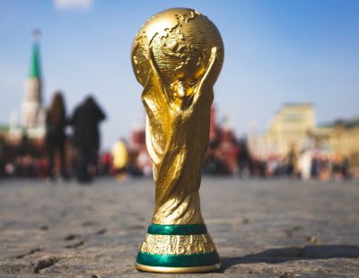 web3-world-cup-trophy-football-de-fifg-i-shutterstock