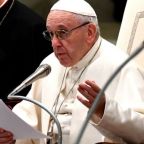 papa-francisco-lee-833x490