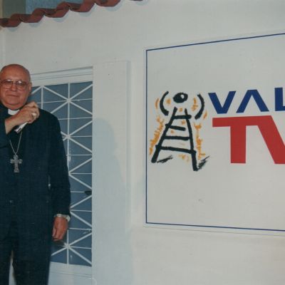 BENDICIÓN SEDE VALE TV, S.E. CARDENAL IGNACIO VELASCO. 4.12.1998