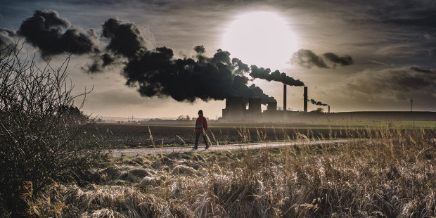 web3-smoke-factory-industry-climate-change-person-walking-sun-234470-thomas-hafeneth-unsplash