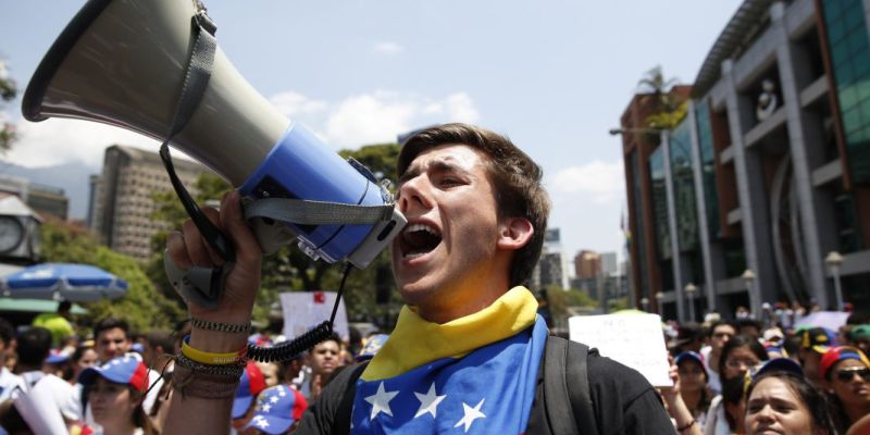 estudiantesprotestas-marcha-12M_reuters