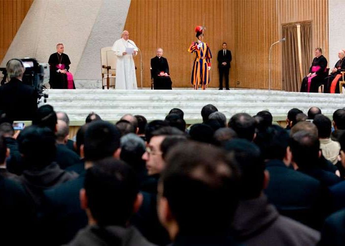 PapaFranciscoFOroInterno_VaticanMedia_29032019
