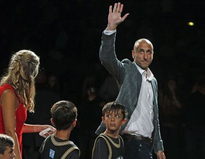 web3-ginobili-nba-retire-family-063_1133354139-ronald-cortes-getty-images-north-america-afp
