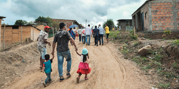 web3-displaced-children-colombia-venezuela-border-shutterstock_1385338784-by-sebastian-delgado-c