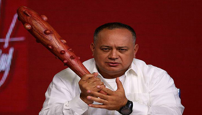 Diosdado-Cabello-CON-EL-MAZO-DANDO-DESTACADO