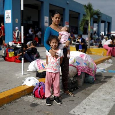 mujer venezolana enn frontera