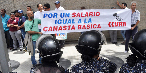 estamos-muriendo-de-hambre-gritan-los-empleados-publicos