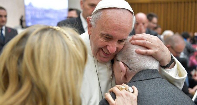 Papa Francisco Abrazo