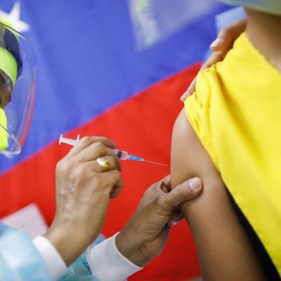 Hallazgos, vacunas y vida