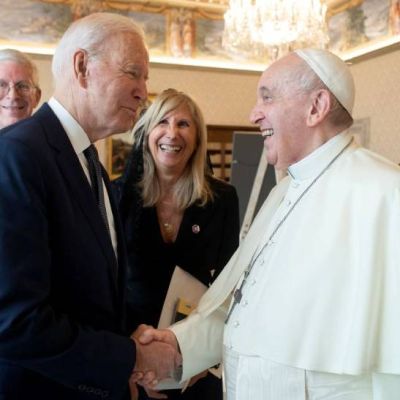 VIERNES05_Vatican Media vía REUTERS (1)