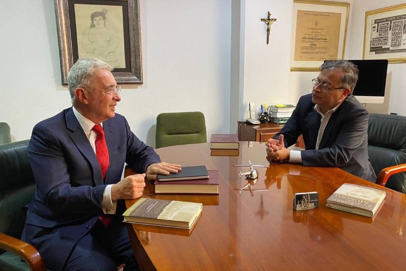 Diálogo Petro-Uribe en Colombia: ¿qué le dice a nuestro país?