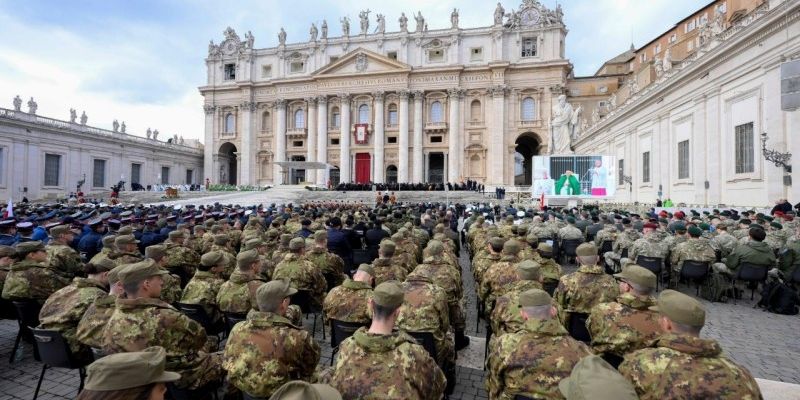 militares y vaticano