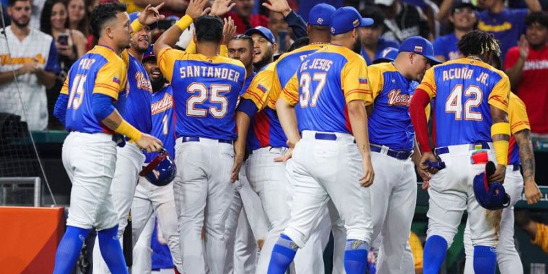 venezuela-gana-su-3er-juego-y-se-mantiene-invicta-en-el-clasico-mundial-de-beisbol-4182