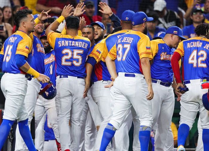 venezuela-gana-su-3er-juego-y-se-mantiene-invicta-en-el-clasico-mundial-de-beisbol-4182