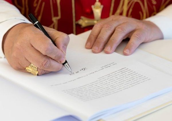 firma magnifica humanitas
