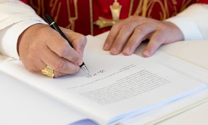 firma magnifica humanitas